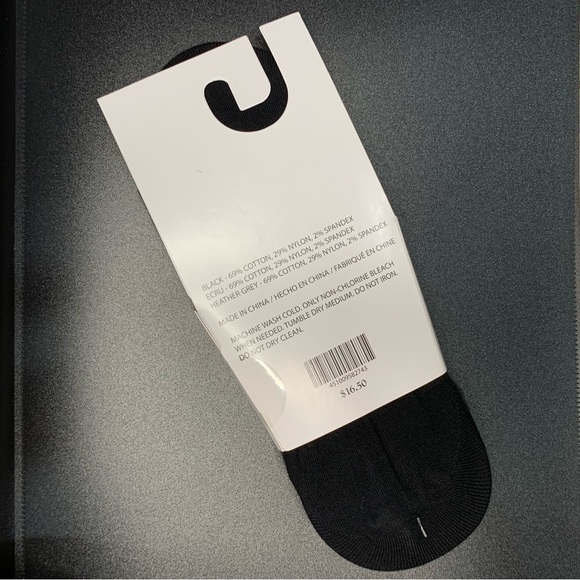 White House Black Market No Show Socks - Picture 2 of 3